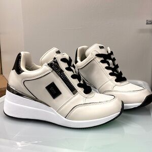 DKNY Kai Lace-up wedge sneakers, never worn, size 8US